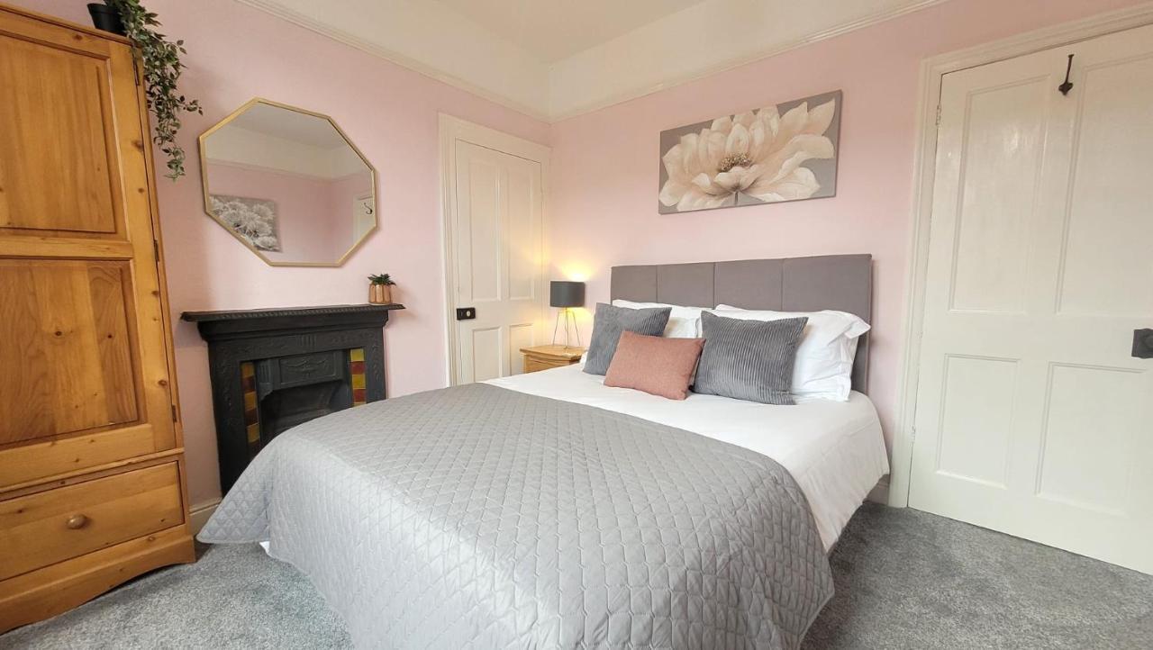 Hartoft St - 2 Bed Near River York Eksteriør billede